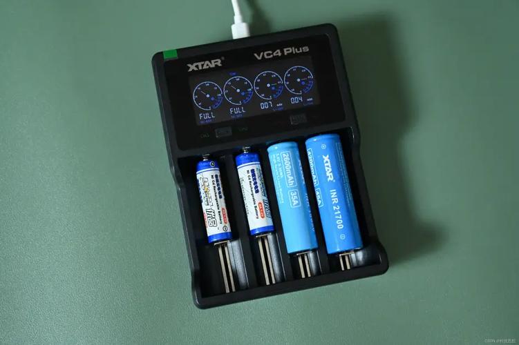一件就够的电池充电神装备,xtar vc4 plus四槽充电器上手